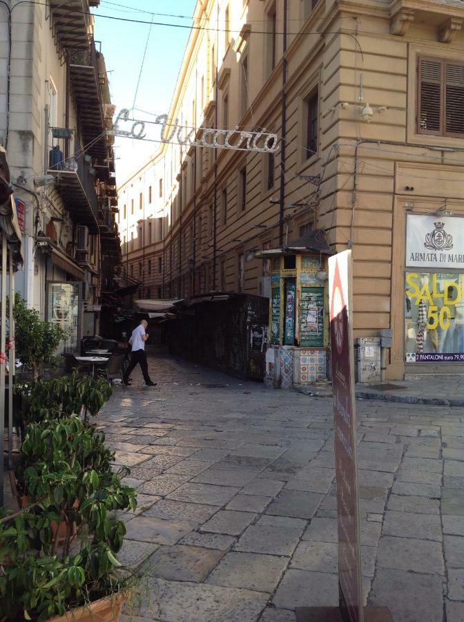 Vucciria 57 Locazione Turistica Nel Cuore Pulsante Della Movida! Apartamento Palermo Exterior foto